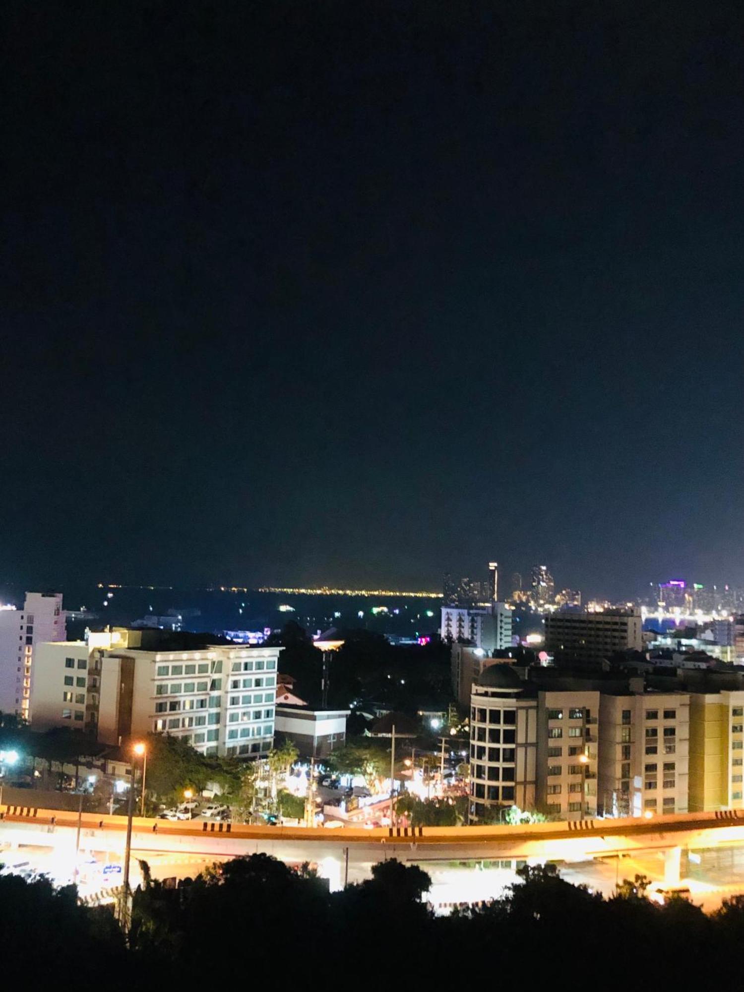 Unixx Condo Pattaya 11 Екстериор снимка